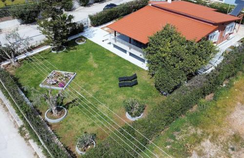 Saronikos House | Unwind at Coastal Vibes Lagonisi with Oceanfront Views