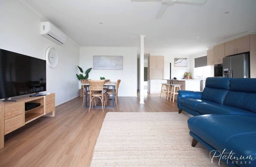 Indented Head House | Oceanfront Escape at Coastal View On The Esplanade