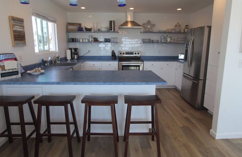 Cayucos House | Oceanfront Retreat with Spa & Pet-Friendly Amenities