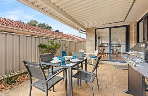 Vincentia Villa | Idyllic Coastal Villa with Ocean Views in Jervis Bay