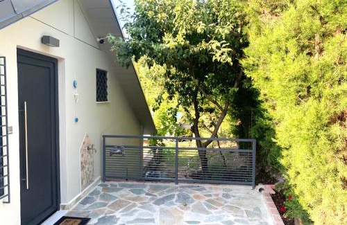 Anatolikos Olimpos Apartment | Idyllic Coastal Vista Retreat - Guest Rated 9.3/10