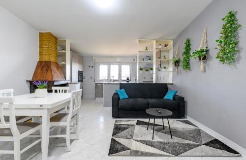 Focene Apartment | Coastal Whisper - 9 min to Airport & 700m to Sea