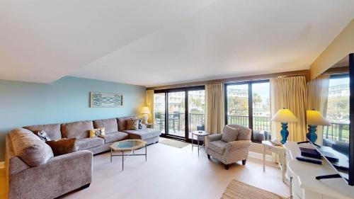 Litchfield by the Sea House | Beachfront Family Getaway at CoastalRetreat - 4 Star Stay