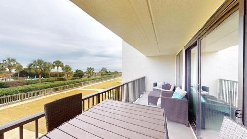 Litchfield by the Sea House | Beachfront Family Getaway at CoastalRetreat - 4 Star Stay