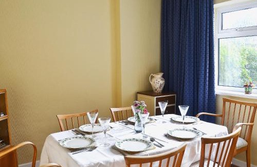 Fleetwood House | Coastguard Cottage: Pet & Child Friendly Getaway