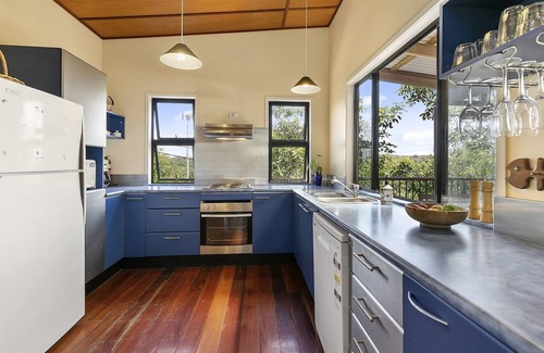 Point Lookout House | Beachside Retreat: Straddie House with Family Amenities