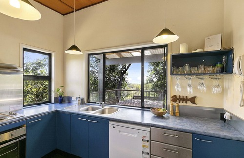 Point Lookout House | Beachside Retreat: Straddie House with Family Amenities