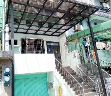 Taiwan House | Coastland: Family-Friendly Retreat with High Guest Ratings