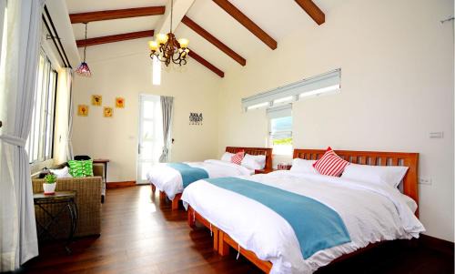 Donghe House | Guest Rated 9.7: Coastline Azure B&B with Family-Friendly Amenities