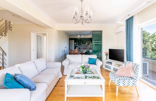 Spata-Artemida Apartment | Unforgettable Coastline Maisonnette with Ocean Views