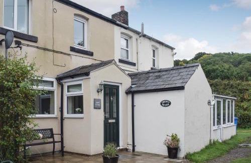 Grosmont House | Family-Friendly Cobbs Cottage: 4-Star Stay with High Ratings