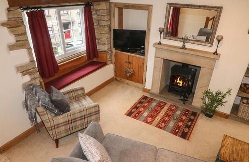 Fourstones Near Bentham House | Pet-Friendly Cobble Cottage: 5-Star Stay with Great Reviews