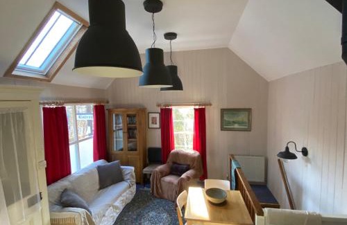 Strathtay House | Cozy Cobbler's Cottage at Kindrochet, Strathtay - 9/10 Rating