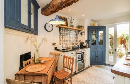 Whitchurch Cottage | Pet-Friendly Cobblers Cottage with Family Amenities in Whitchurch