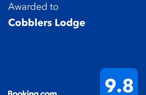 Lyme Regis Apartment | Discover Cobblers Lodge: Pet-Friendly 4-Star Retreat