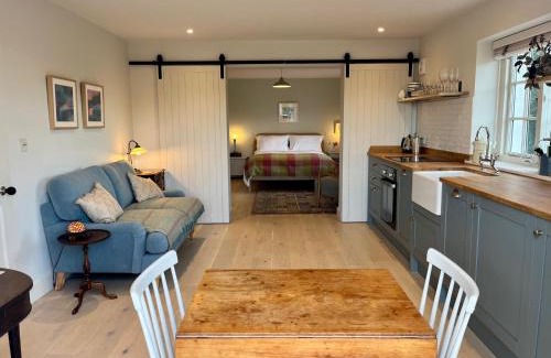 Lyme Regis Apartment | Discover Cobblers Lodge: Pet-Friendly 4-Star Retreat