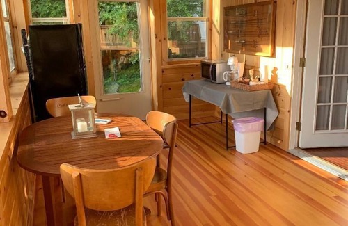 Cooperstown - Otsego Lake Cabin | Elegant Cobblescote on the Lake with Eco-Friendly Amenities