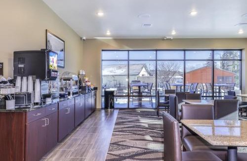 Rhinelander Hotel | Comfortable Cobblestone Hotel & Suites in Rhinelander