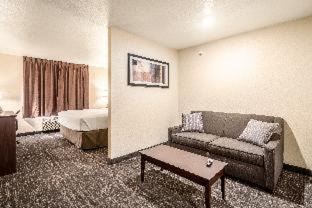 Two Rivers Hotel | Discover Cobblestone Hotel & Suites - Family-Friendly Retreat