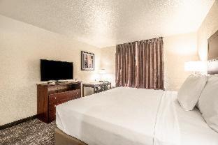 Two Rivers Hotel | Discover Cobblestone Hotel & Suites - Family-Friendly Retreat