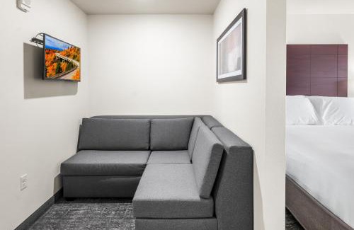 New Denmark Hotel | Discover Cobblestone Hotel & Suites - Pet Friendly Retreat
