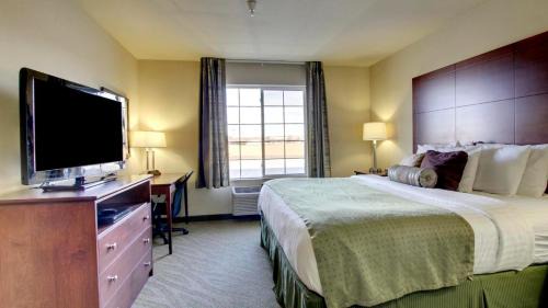 Wayne Hotel | Charming Cobblestone Hotel in Wayne with Oceanfront Views