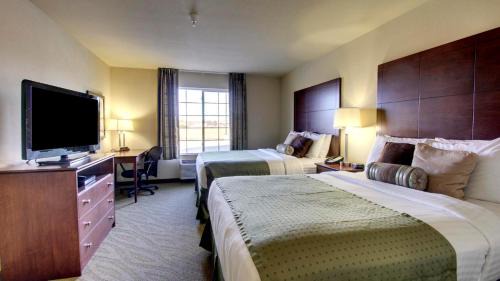 Wayne Hotel | Charming Cobblestone Hotel in Wayne with Oceanfront Views