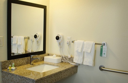 Soda Springs Hotel | Highly Rated Cobblestone Inn & Suites - Family-Friendly Stay