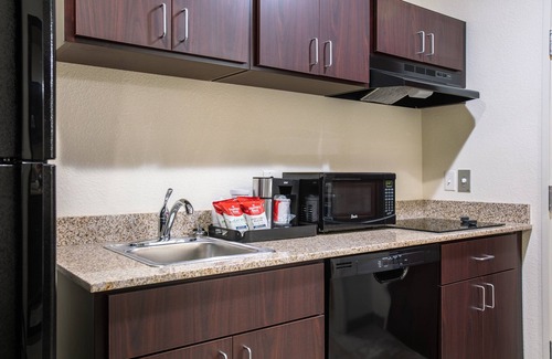 Pine Bluffs Hotel | Discover Comfort at Cobblestone Inn & Suites, Pine Bluffs