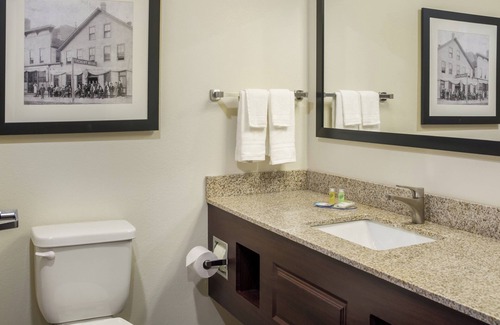 Ashland Hotel | Explore Comfort at Cobblestone Inn & Suites - Ashland