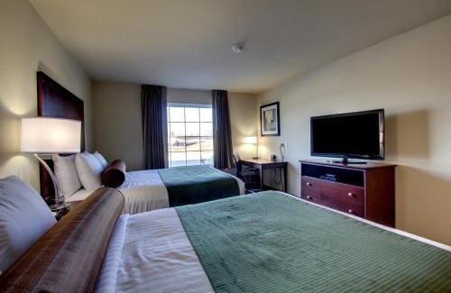 Harvey Hotel | Relaxing Retreat at Cobblestone Inn & Suites - Harvey