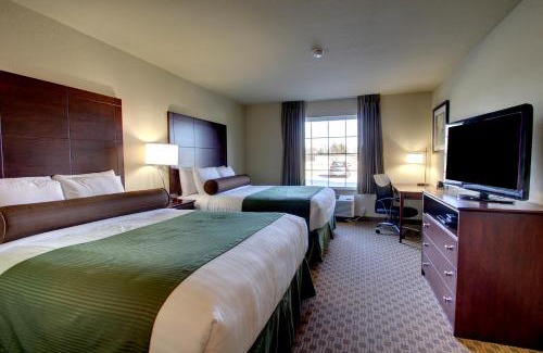 Harvey Hotel | Relaxing Retreat at Cobblestone Inn & Suites - Harvey