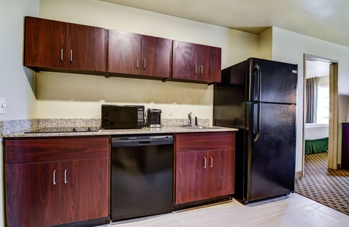 Lakin Hotel | Welcoming Cobblestone Inn & Suites - Lakin with Spa & Breakfast