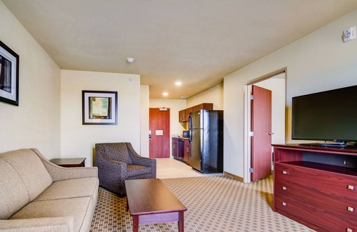 Lakin Hotel | Welcoming Cobblestone Inn & Suites - Lakin with Spa & Breakfast