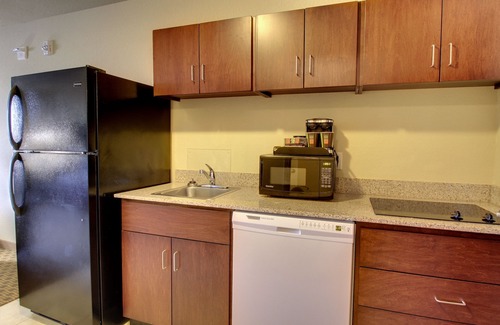 Rugby Hotel | Comfortable Stay at Cobblestone Inn & Suites - Rugby