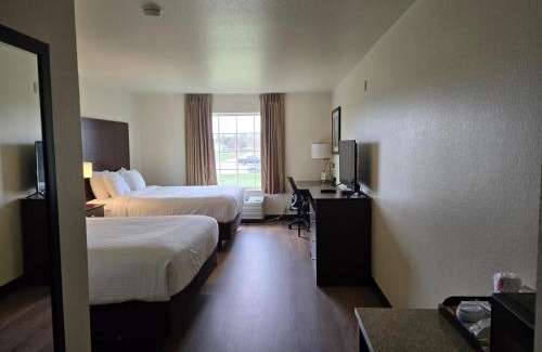 Schuyler Hotel | Pet-Friendly Retreat at Cobblestone Inn & Suites - Schuyler