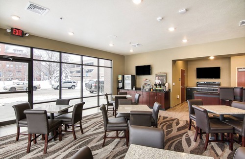Menomonie Hotel | Exceptional Cobblestone Inn & Suites near UW Stout Menomonie