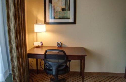 Waverly Hotel | Welcoming Cobblestone Inn & Suites - Waverly: Pet-Friendly Stay