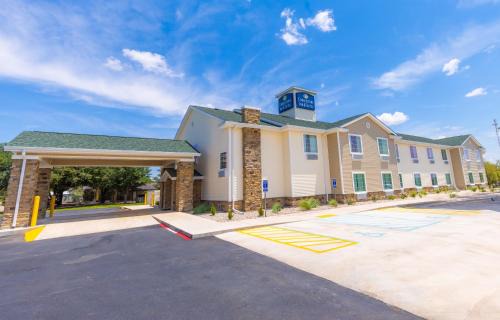 Winters Hotel | Top-Rated Cobblestone Inn & Suites - Pets Welcome in Winters