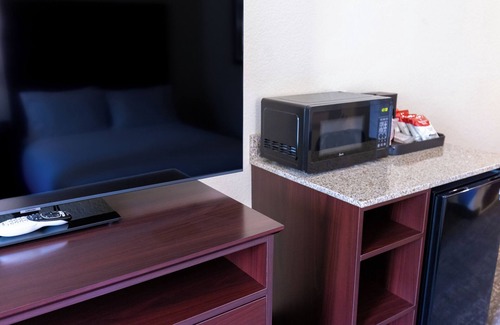 Winters Hotel | Exceptional Cobblestone Inn & Suites - Family-Friendly Stay