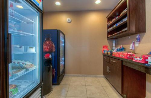 Wray Hotel | Pet-Friendly Retreat at Cobblestone Inn & Suites - Wray