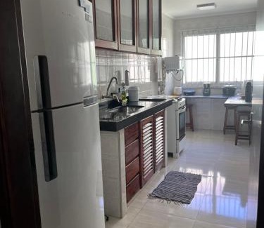 Saco da Ribeira Apartment | Ubatuba Retreat: Family-Friendly Stay with Ocean Views