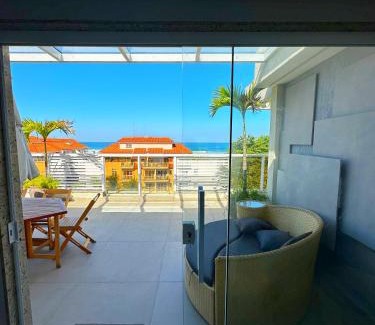 Recreio dos Bandeirantes Apartment | Sea View Getaway: Poolside Retreat with 2 Bedrooms