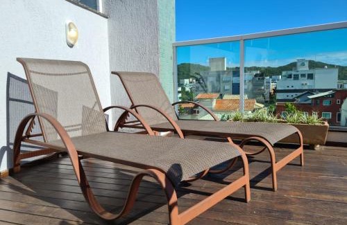 Canto Grande Apartment | Idyllic Poolside Retreat Steps from the Ocean
