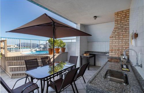 Algodoal Apartment | Elegant Oceanfront Suite with Scenic Beach Views