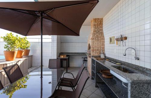 Algodoal Apartment | Elegant Oceanfront Suite with Scenic Beach Views
