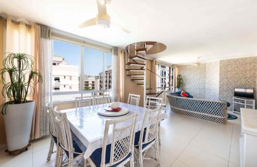Parque Enseada Apartment | Cozy Cover in Enseada: 10 Min to Beach with Pool & Wi-Fi