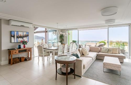 Santinho Apartment | Oceanfront Cobertura with Private Pool & Free Wi-Fi