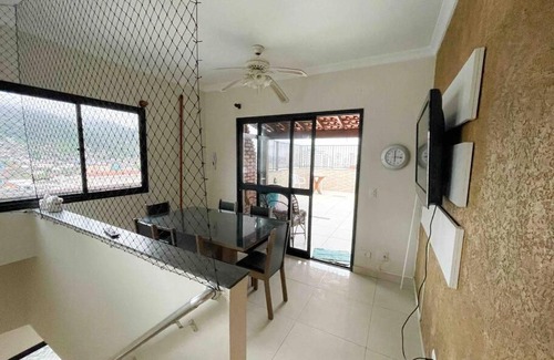 Jardim Praiano Apartment | Relaxing Stay at Cobertura Guarujá, Just 500 Meters from Beach