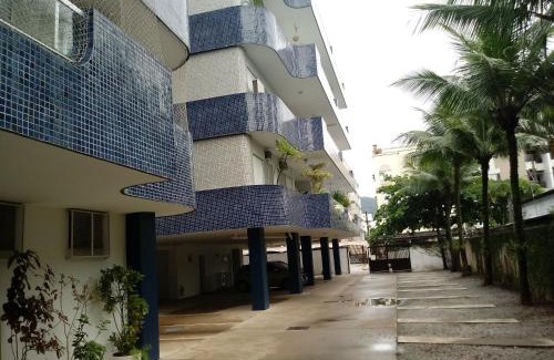 Jardim Centenario Apartment | Relaxing Penthouse Retreat in Guarujá with Pool & Hot Tub